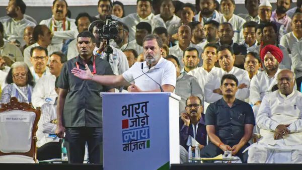 Rahul Gandhi Yatra: राहुल गांधी की यात्रा और कांग्रेस की मुश्किल
