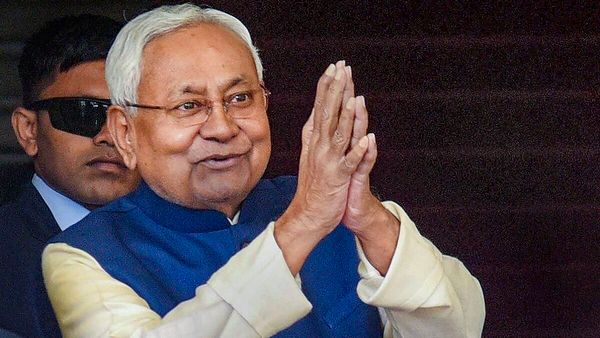 बिहार कैबिनेट में विभागों का बंटवारा, CM नीतीश ने अपने पास रखा गृह मंत्रालय, जानें किस मंत्री को कौन सा विभाग?