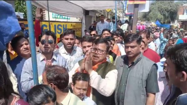 मोहन यादव के मंत्री ने घंटों लाइन में लगकर किए भगवान शिव के दर्शन, भजन गाते हुए वीडियो हुआ वायरल, Video