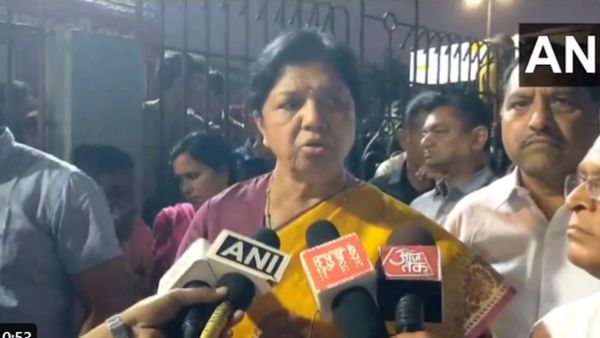 गुजरात: एक के बाद एक 2 BJP कैंडिडेट ने छोड़ी अपनी उम्मीदवारी, रंजनबेन भट्ट-भीकाजी ने चुनाव लड़ने से किया इनकार