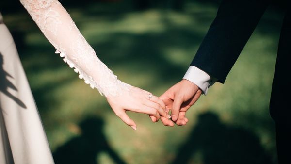 Relationship Tips: ऐसे पार्टनर से कभी ना करें शादी, जल्द हो जाएगा तलाक, जीवनभर रहेगा अफसोस