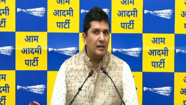 Delhi: केजरीवाल सरकार का बड़ा आरोप - पाकिस्‍तान से आए हिंदू शरणार्थियों के घरों को तोड़ रहे भाजपा और एलजी