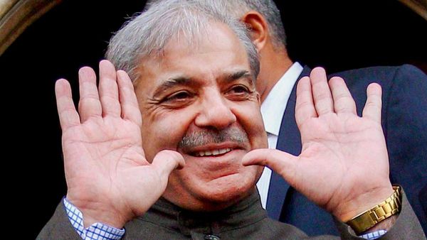 शहबाज शरीफ बने पाकिस्तान के 24वें प्रधानमंत्री, कल शपथग्रहण, इमरान के सांसदों ने संसद में काटा बवाल