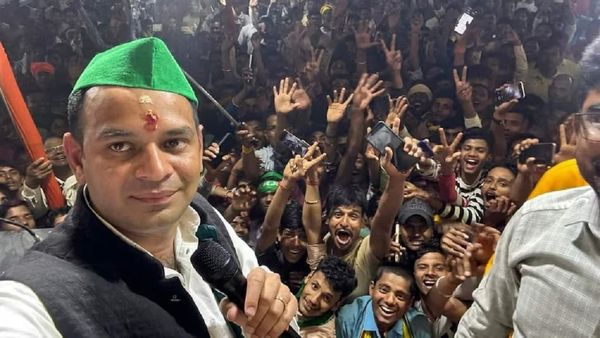 RJD नेता तेज प्रताप यादव ने सीएम पर कसा तंज़, कहा- जानते हैं, नीतीश कुमार पेट पर हाथ क्यों फेरते हैं?