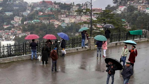 Weather News: बदलेगा मौसम का मिजाज, पहाड़ों पर बर्फबारी के साथ इन राज्यों में बारिश के आसार