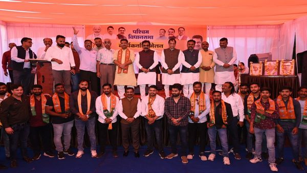 Jabalur News: कांग्रेस को लगा बड़ा झटका, मंत्री राकेश सिंह ने NSUI के 50 कार्यकर्ताओं को BJP में कराया शामिल