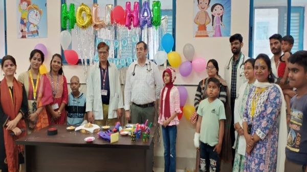 Bhopal News: एम्स भोपाल में कैंसर का इलाज करा रहे बच्चों ने मनाई होली, त्योहार का लिया आनंद