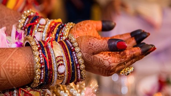 17 भाई-बहनों की शादी: एक साथ पहुंची सुरजाराम की 12 पोतियों की बारात, विदाई में पूरा गांव उमड़ा