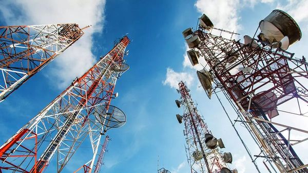 2G Spectrum Case: स्पेक्ट्रम नीलामी पर केंद्र ने किया SC का रुख, आदेश में संशोधन की मांग की