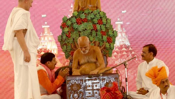MP News: दमोह जिले के कुण्डलपुर में आचार्य पदारोहण महामहोत्सव में शामिल हुए सीएम मोहन यादव और वीडी शर्मा
