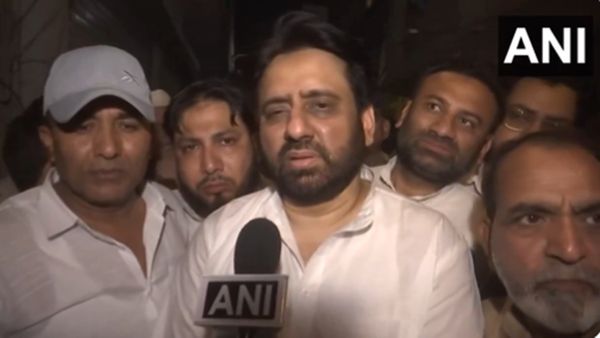 18 घंटे की पूछताछ के बाद ED दफ्तर से निकले आप विधायक अमानतुल्लाह खान