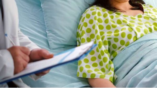 'मां को स्टेज-4 कैंसर, बॉस बना रहा काम पर लौटने का दबाव', सोशल मीडिया पर छलका बेटी का दर्द