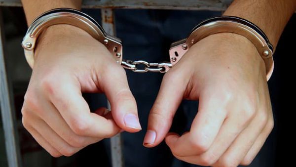 मिर्च पाउडर डालकर Fevikwik से चिपकाया, युवती को बंधक बनाकर दरिंदे ने पार की हैवानियत की सारी हदें