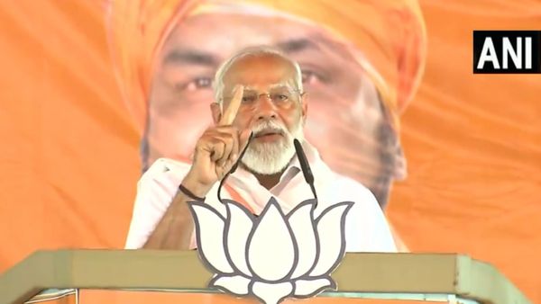 जमुई रैली के साथ PM मोदी ने बिहार में की NDA के चुनाव कैंपेन की शुरुआत, लालू परिवार पर साधा निशाना