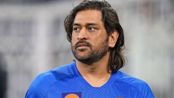 रांची में पैसे के बिना फंसे धोनी, फैन से मांगे 600 रुपये! जानिए क्या है इस वायरल पोस्ट की सच्चाई