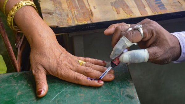 सुप्रीम कोर्ट का ECI को नोटिस, क्या होगा यदि NOTA को मिले उम्मीदवारों से अधिक वोट?