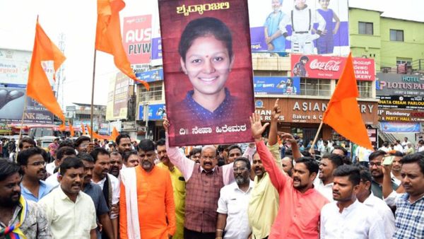 नेहा हिरेमठ हत्याकांड: पिता ने पुलिस पर 'लापरवाही' का लगाया आरोप, बीजेपी ने कर्नाटक सरकार पर साधा निशाना