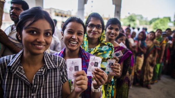 Lok Sabha Election 2024: क्या है यूनिवर्सल एडल्ट फ्रेंचाइजी? वयस्क मताधिकार के बारे में पूरी जानकारी