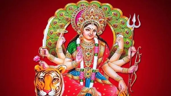 Chaitra Navratri 2024, Day 6: इस विशेष आरती के साथ कीजिए मां कात्यायनी की पूजा, बन जाएंगे रूपवान