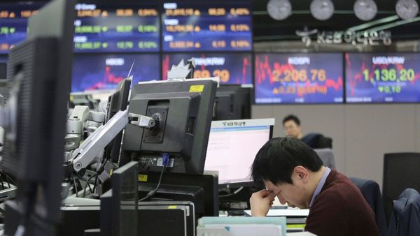 Japan Currency: रसातल में पहुंचा जापानी रुपया.. 10 प्वाइंट में समझिए क्या आर्थिक संकट में फंस रहा है देश?