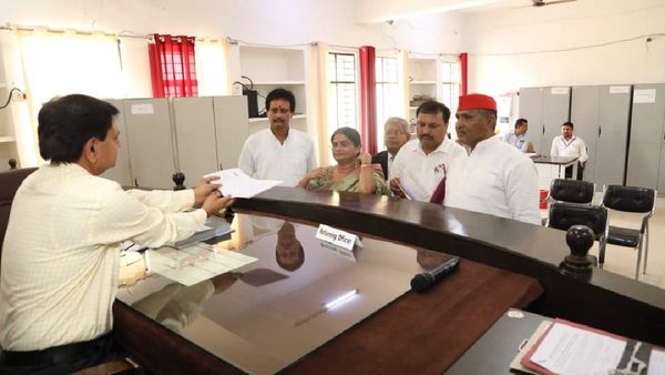 खजुराहो से VD शर्मा के खिलाफ चुनाव लड़ रही मीरा दीपनारायण यादव का नामांकन रद्द, अब उठाएंगी यह कदम