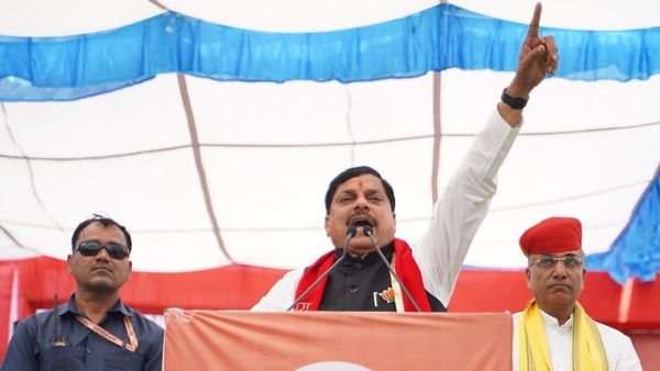 सुधीर गुप्ता की नामांकन रैली में CM मोहन यादव ने कांग्रेस को लिया आड़े हाथ, कहा- वोट बैंक के लिए लड़ाया