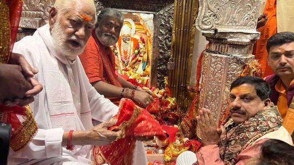 चैत्र नवरात्रि पर शक्त पीठ मैहर पहुंचा CM मोहन यादव, मां शरदा के दर्शन-पूजन कर लिया आशीर्वाद