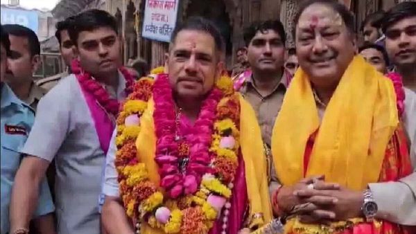 UP News: राॅबर्ट वाड्रा ने वृदांवन पहुंच किए बांकेबिहारी के दर्शन, बीजेपी पर लगाया यह बड़ा आरोप