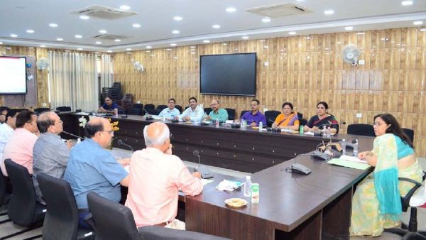 DDU News: MA अर्थशास्त्र, Bsc द्वितीय वर्ष, Msc एक्वाकल्चर के परीक्षार्थियों के लिए जरूरी खबर,यह है नई अपडेट