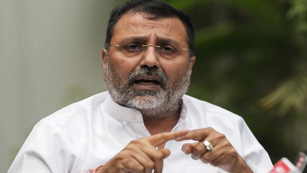 'कल्पना सोरेन के लिए CM चंपई से खाली कराई जा रही कुर्सी', MP निशिकांत दुबे का बड़ा दावा