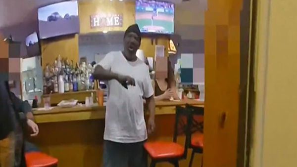 अमेरिका में फिर से पुलिस बर्बरता की वजह से अश्वेत व्यक्ति की मौत