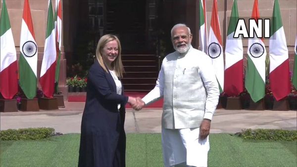 पीएम मोदी ने इटली की प्रधानमंत्री जॉर्जिया मेलोनी को किया फोन, इन मुद्दों पर हुई बात