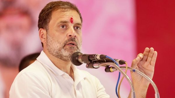 रैली में पहुंचते ही राहुल गांधी के हेलीकॉप्टर का ईंधन खत्म, अब उन्हें शहडोल में ही गुजारनी पड़ेगी रात