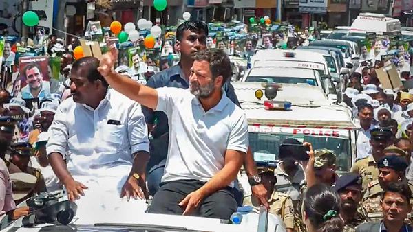 Rahul Gandhi: केरल पहुंचने से पहले राहुल गांधी के हेलीकॉप्टर की तलाशी, ECI के फ्लाइंग स्क्वाड ने की जांच