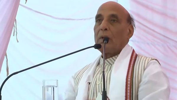 राजनाथ सिंह ने MP में डायनासोर से की कांग्रेस की तुलना, कहा- जल्द हो जाएगी लुप्त