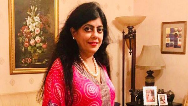 दिग्गज BJP नेता ने प्यार के लिए किया 9 साल इंतजार, बस से शुरू हुई लव स्टोरी, अटल जी ने रोकी बॉलीवुड में एंट्री