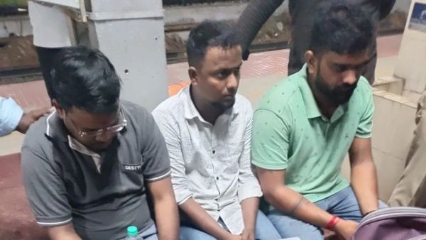 तमिलनाडु में चुनाव से ठीक पहले चेन्नई रेलवे स्टेशन पर 4 करोड़ कैश बरामद, BJP कार्यकर्ता सहित 3 गिरफ्तार