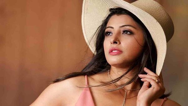 30 साल की इस भोजपुरी एक्ट्रेस ने खोली इंडस्ट्री की पोल, कहा- मुझे तो डिटरजेंट बेचना पड़ा था ताकि.....