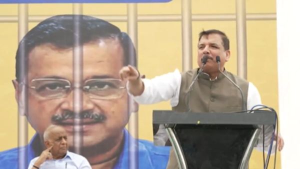 'केजरीवाल को फंसाया गया, शराब घोटाला तो भाजपा ने किया', संजय सिंह ने 'मोदी की गारंटी' पर भी कसा तंज