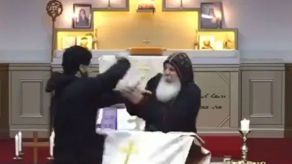 Sydney Stabbing: ऑस्ट्रेलिया में एक बार फिर से चाकूबाजी की घटना, अब पादरी पर जानलेवा हमला