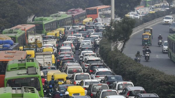 गाजियाबाद, नोएडा में ट्रैफिक पुलिस ने जारी की एडवायजरी, जानिए क्या खुला है और क्या है बंद?