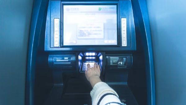 UPI Big News: अब जल्द UPI के जरिए ATM से कर सकेंगे कैश डिपॉजिट, नहीं कैरी करना होगा कार्ड, जानें कैसे?