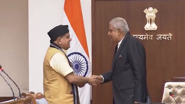 Uttarakhand: बीजेपी नेता महेंद्र भट्ट बने राज्यसभा सांसद, उपराष्ट्रपति जगदीप धनखड़ ने दिलाई शपथ