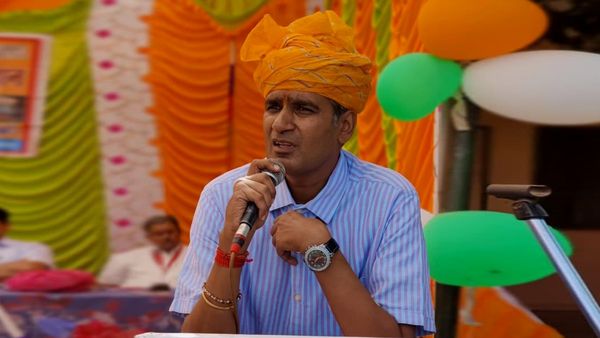 Vivek Dhakar: राजस्‍थान कांग्रेस पूर्व MLA विवेक धाकड़ ने काटी हाथों की नस, घर में इस हाल में मिले