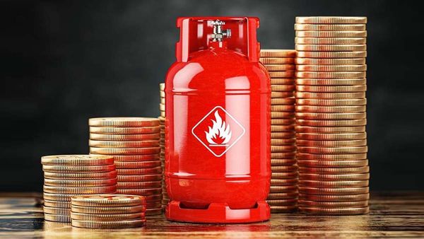 LPG Cylinder Price: मई के पहले दिन आई बड़ी खुशखबरी, सस्ता हुआ एलपीजी सिलेंडर, जानिए क्या हो गई कीमत?
