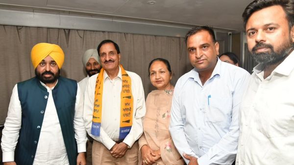 पंजाब में ब्रिगेडियर राजकुमार अकाली दल छोड़कर AAP में हुए शामिल