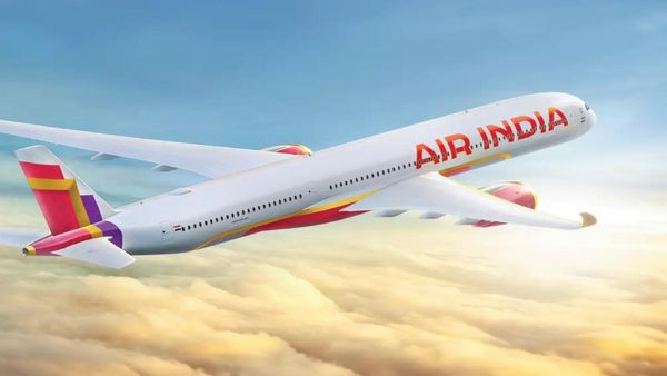 Good News: एयर इंडिया ने कर्मचारियों की सैलरी में किया इजाफा, पायलटों को तगड़ा बोनस