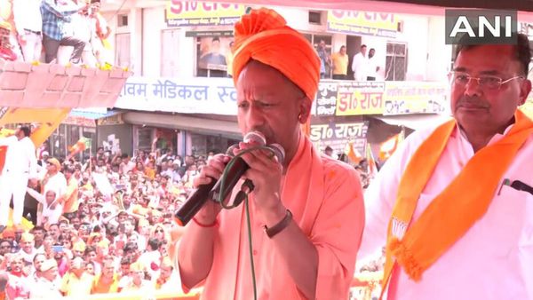 मैनपुरी: सीएम योगी बोले- सपा-कांग्रेस SC-ST के आरक्षण में सेंध लगाकर अल्‍पसंख्‍यकों को बांटने की साजिश कर रही