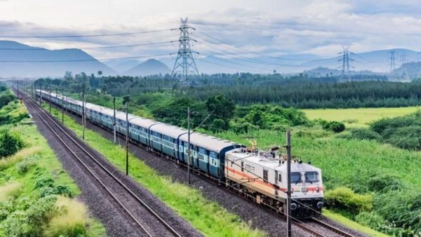शुरू हुई पहली प्राइवेट ट्रेन की बुकिंग, इन राज्यों के साथ-साथ अयोध्या तक जा सकेंगे यात्री, देखें पूरी डिटेल