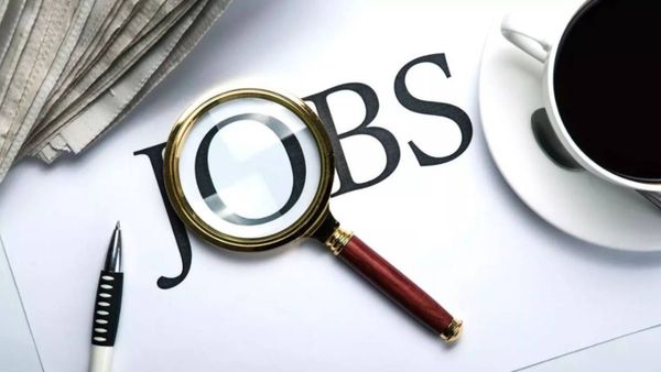 Government Jobs: 12वीं पास स्टूडेंट्स के लिए अच्छी सैलरी वाली सरकारी नौकरी का मौका, ऐसे कर सकते हैं अप्लाई